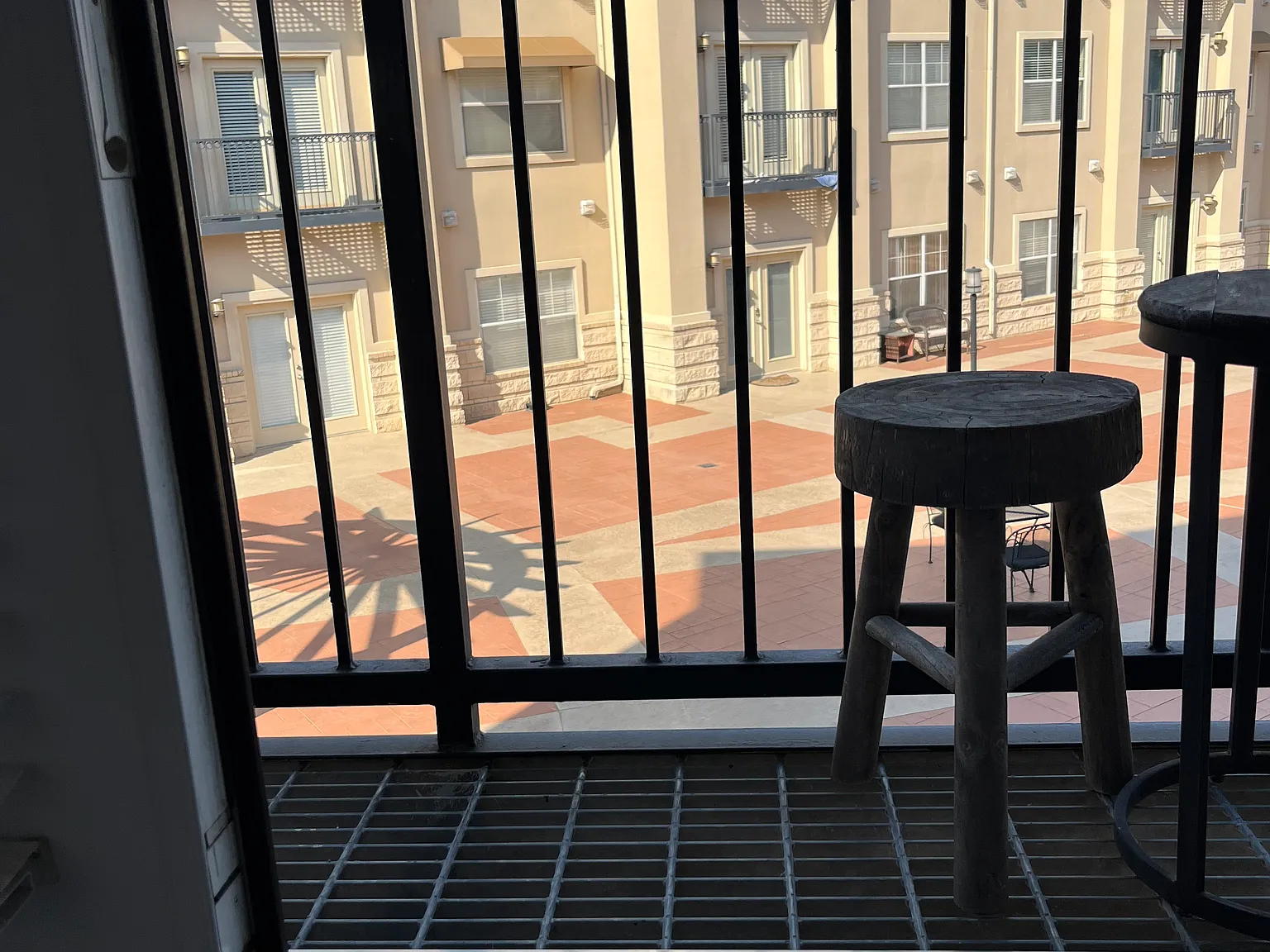 2 bed, 1200 sqft, $1,995 — Photo 2