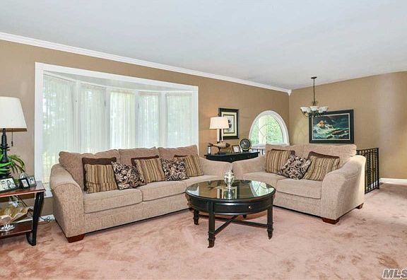 4th image of 700 Bohemia Pkwy