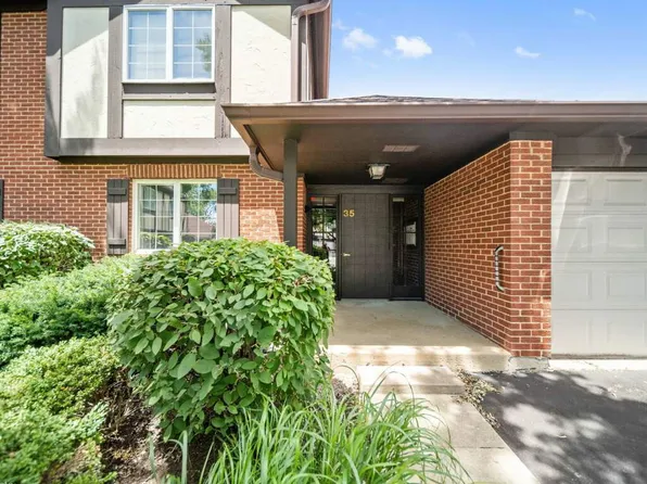 35 Shawnee Trl, Indian Head Park, IL 60525