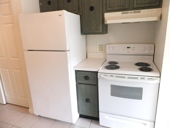 KITCHEN APPLIANCES