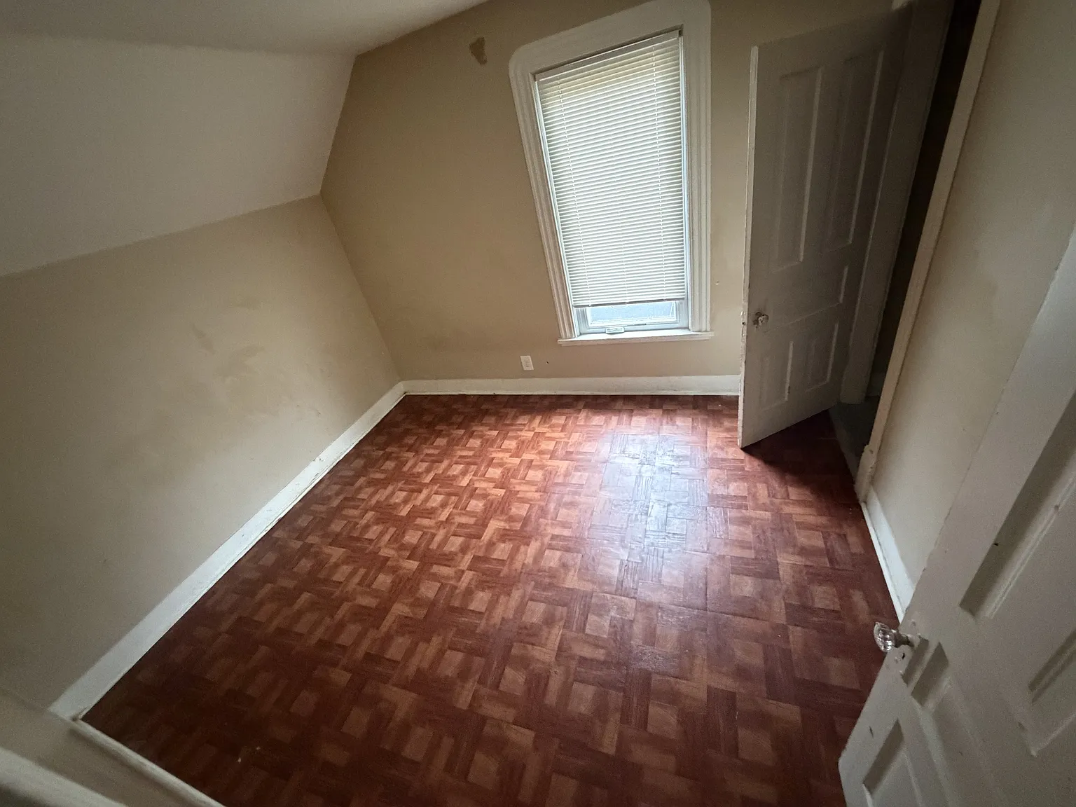 2647 Fremont Ave N - 0 — Photo 4