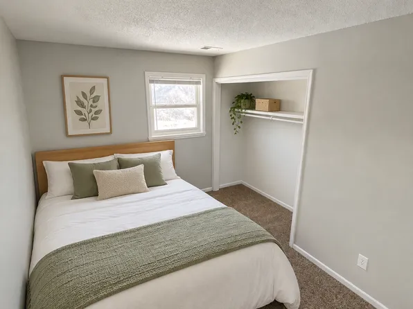 Independence Duplexes, 1043 N Arrowhead Ridge Dr #Ac-1034, Independence, MO 64056