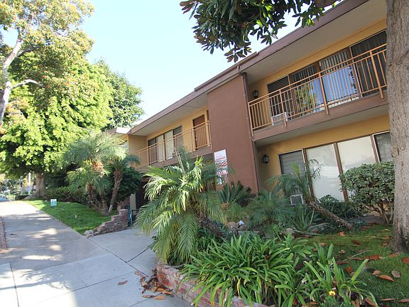 2nd image of 1326 N Flores St #3B