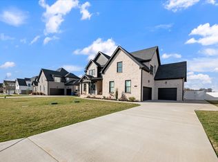 3718 Carriage Dr, Murfreesboro, TN 37128