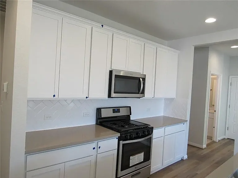 302 Cold Spring Loop — Photo 4