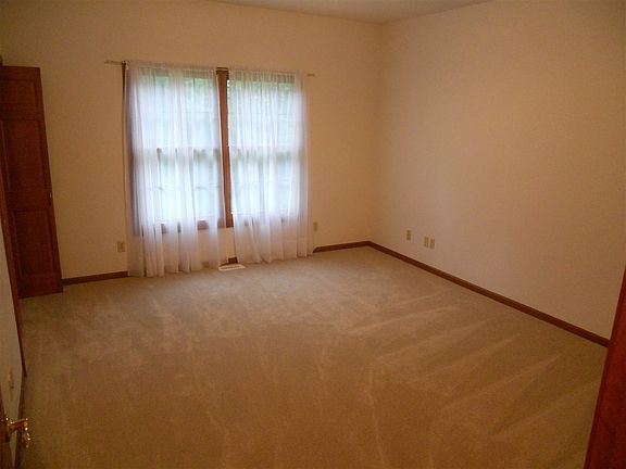 4th image of 55702 Whippoorwill Ct