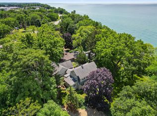 2716 Lakeshore Dr, Saint Joseph, MI 49085