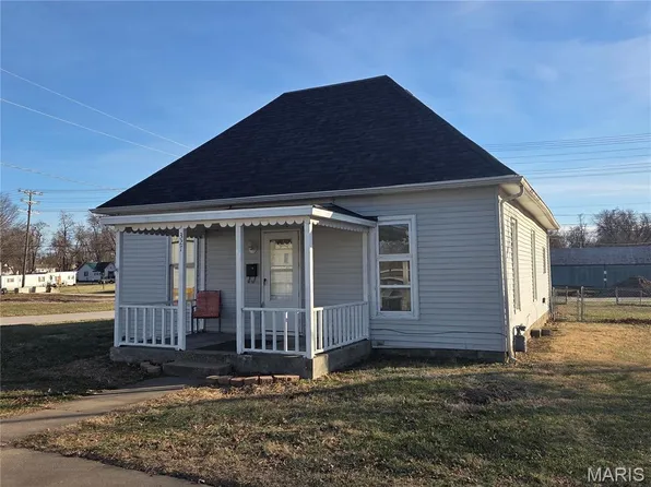 327 E Summer St, Monroe City, MO 63456