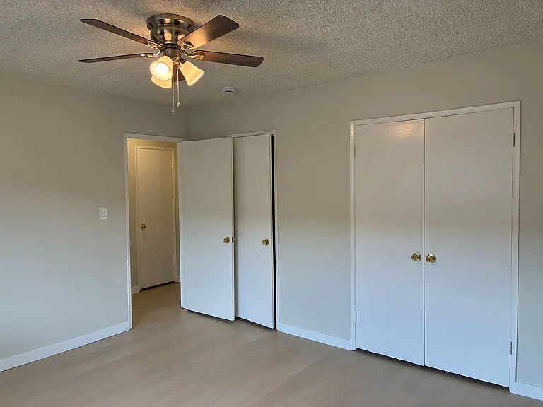 319 N Kenwood St — Photo 11
