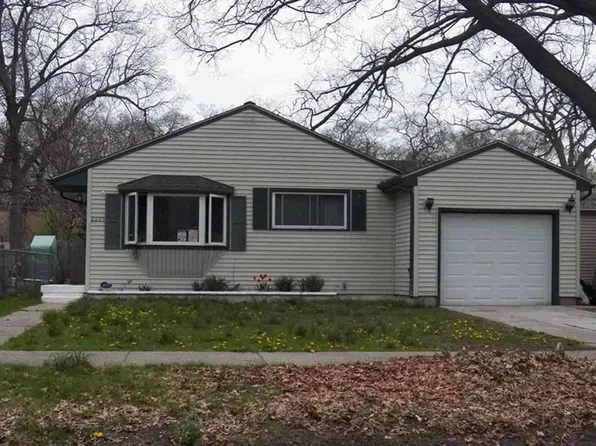 2225 Riordan St, Muskegon Heights, MI 49444