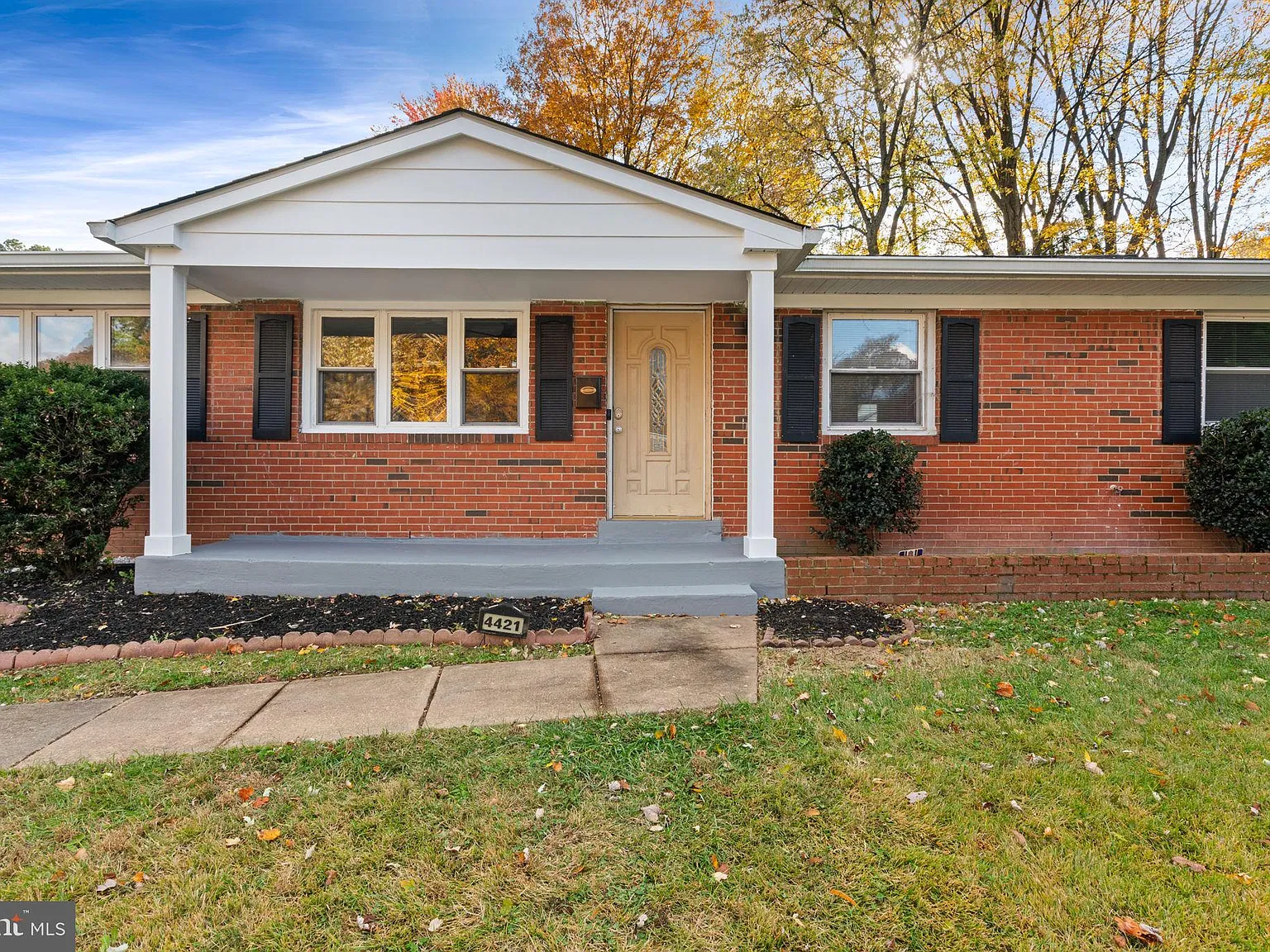 4 bed, 2.0 bath, 1500 sqft, $2,800 — Photo 3