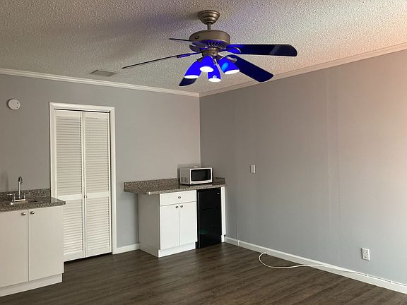 3rd image of 5211 Hollywood Blvd #1A