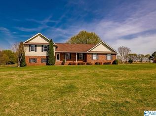 698 Spout Springs Rd, Muscle Shoals, AL 35661