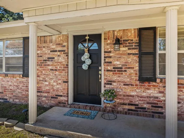 508 Cavite Pl, Wake Village, TX 75501