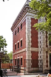 118 Amity Street in Cobble Hill