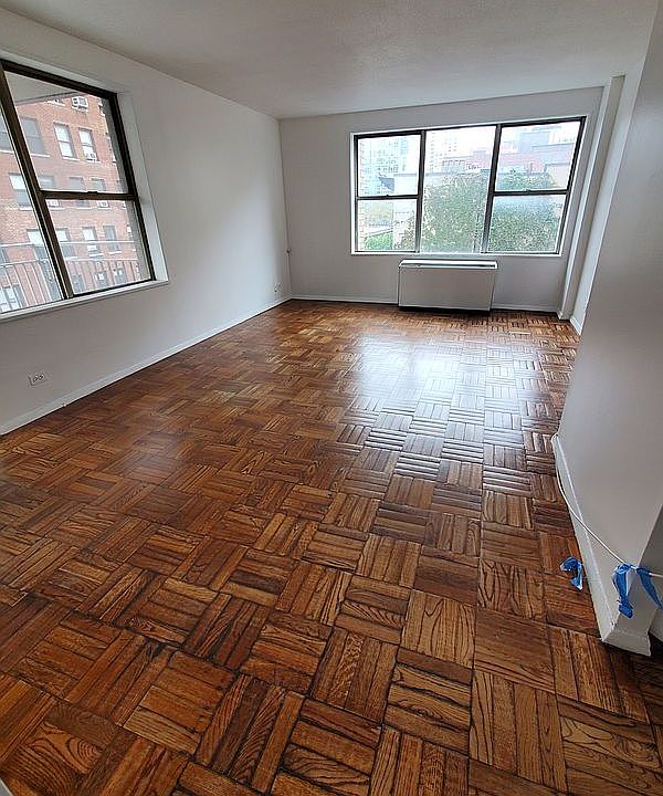 1st image of 201 W 70th St APT 6J