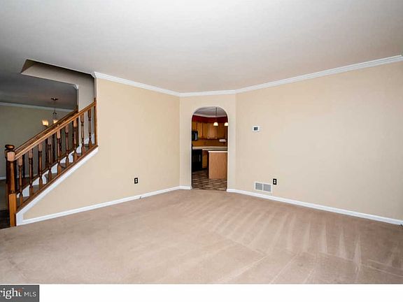 4th image of 29 Montceau Dr