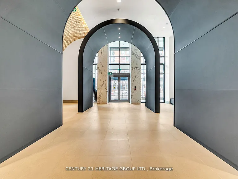 285 Dufferin St #422 — Photo 3