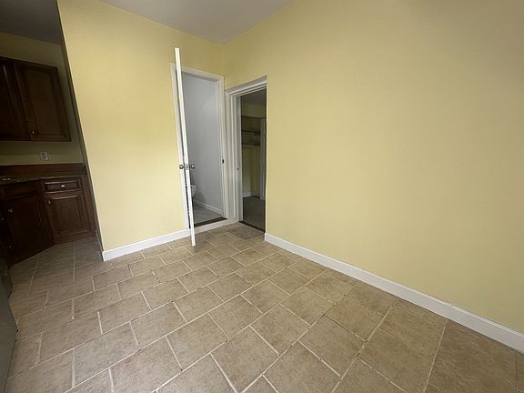 3rd image of 20 W Prospect Ave Floor 1