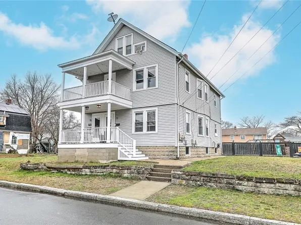 73-75 Washburn Ave, Rumford, RI 02916