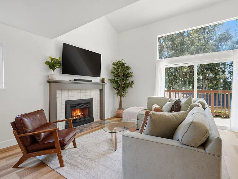 All new furnishings, lovely sectional