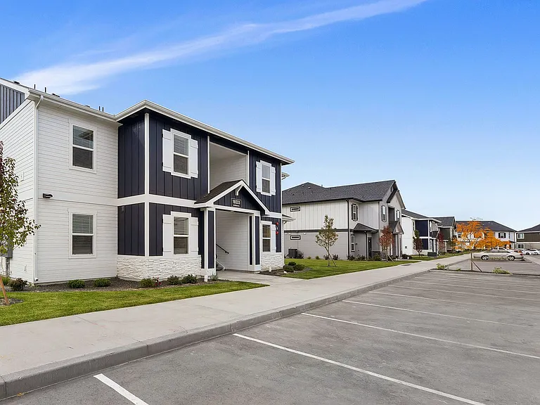 Mason Creek Apartments — Photo 4