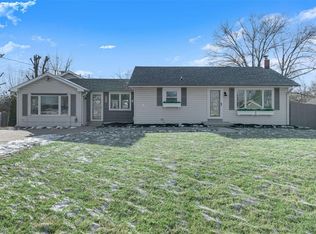 92 Weis Ave, Ballwin, MO 63011