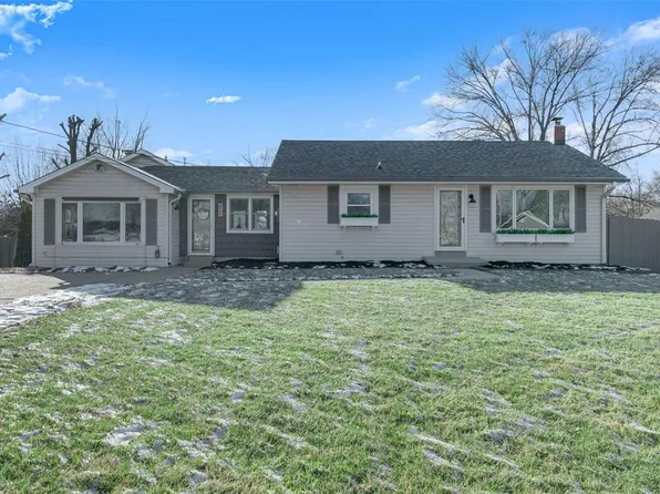 92 Weis Ave, Ballwin, MO 63011