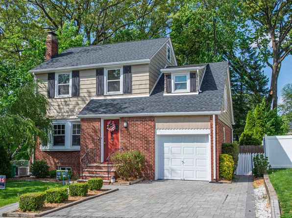 18 Hazel Ter, Nutley, NJ 07110