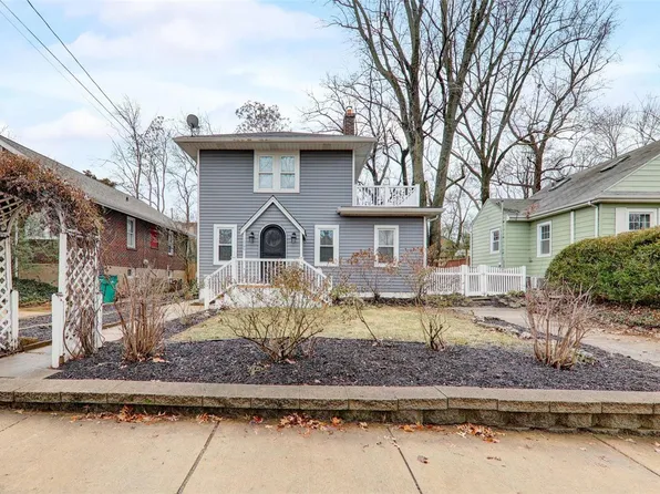 1066 Tuxedo Blvd, Saint Louis, MO 63119