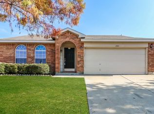 2745 Briscoe Dr, Fort Worth, TX 76108