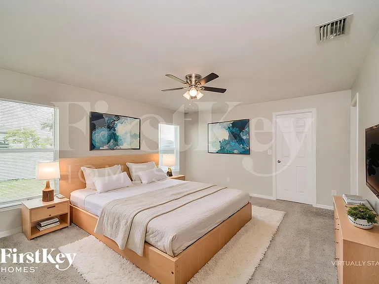 2321 NW 9th Ave — Photo 9