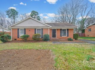 6907 Glenmoor Dr, Charlotte, NC 28214