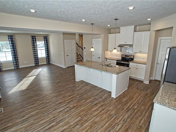 4th image of 1452 Mason Dr