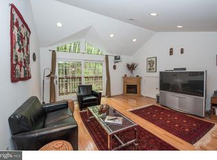 597 Upper Weadley Rd, Wayne, PA 19087