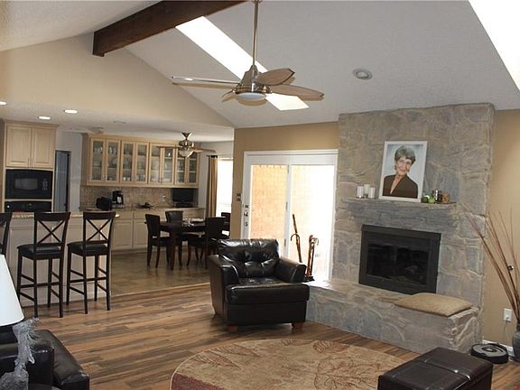 3rd image of 3900 Georgian Dr