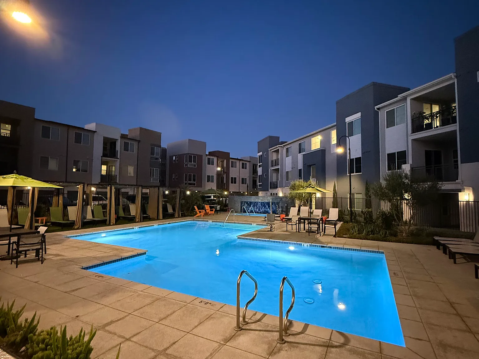 1 bed, 654 sqft, $2,700 — Photo 2