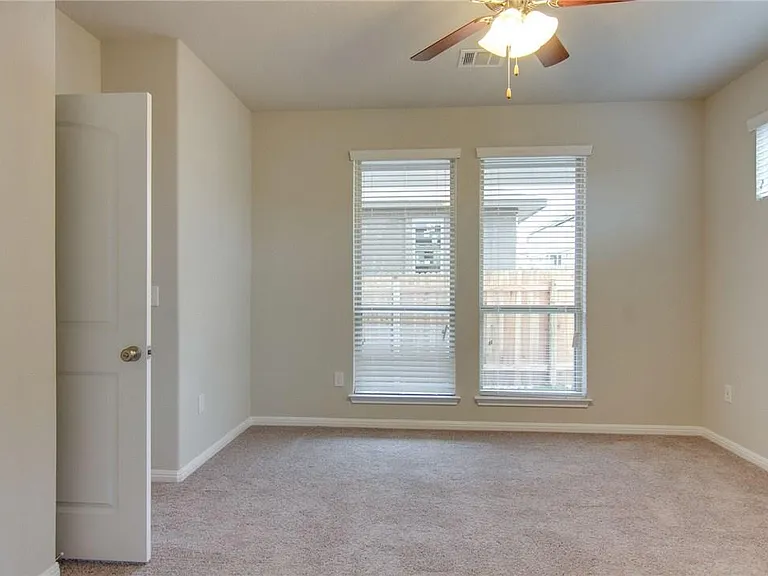 3240 E Whitestone Blvd #85 — Photo 21