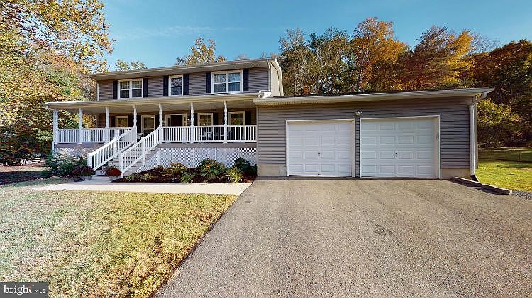 1st image of 113 Autumn Dr