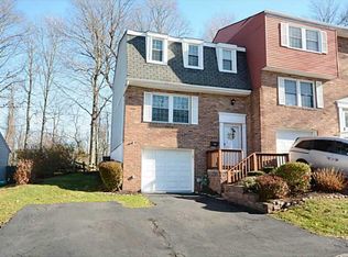 446 Hunting Creek Rd, Canonsburg, PA 15317
