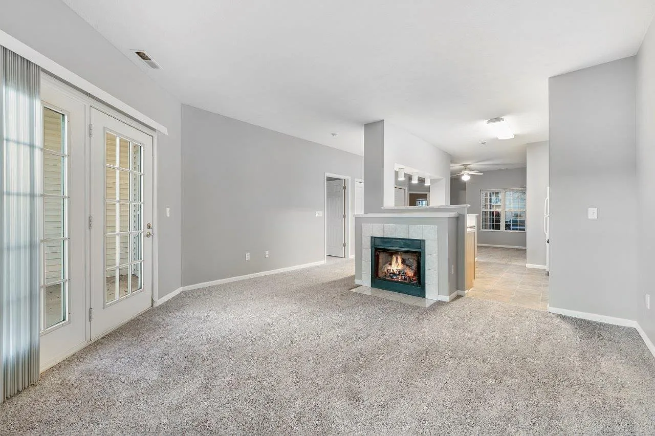 Lake Pointe Apartment Homes — Photo 4