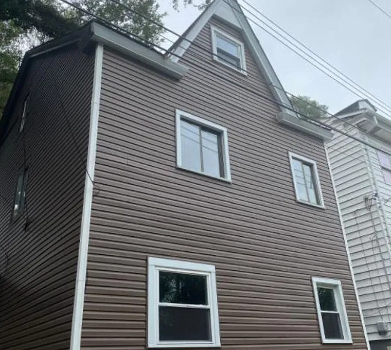 29 Lawn St
