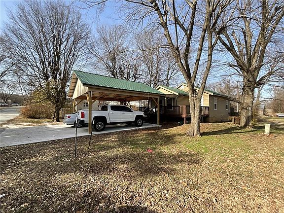 2nd image of 304 Hawkins Ave