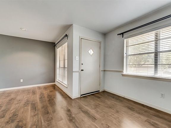 2nd image of 107 Evelyn St