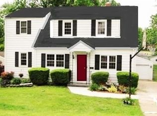 211 34th Ave N, Clinton, IA 52732