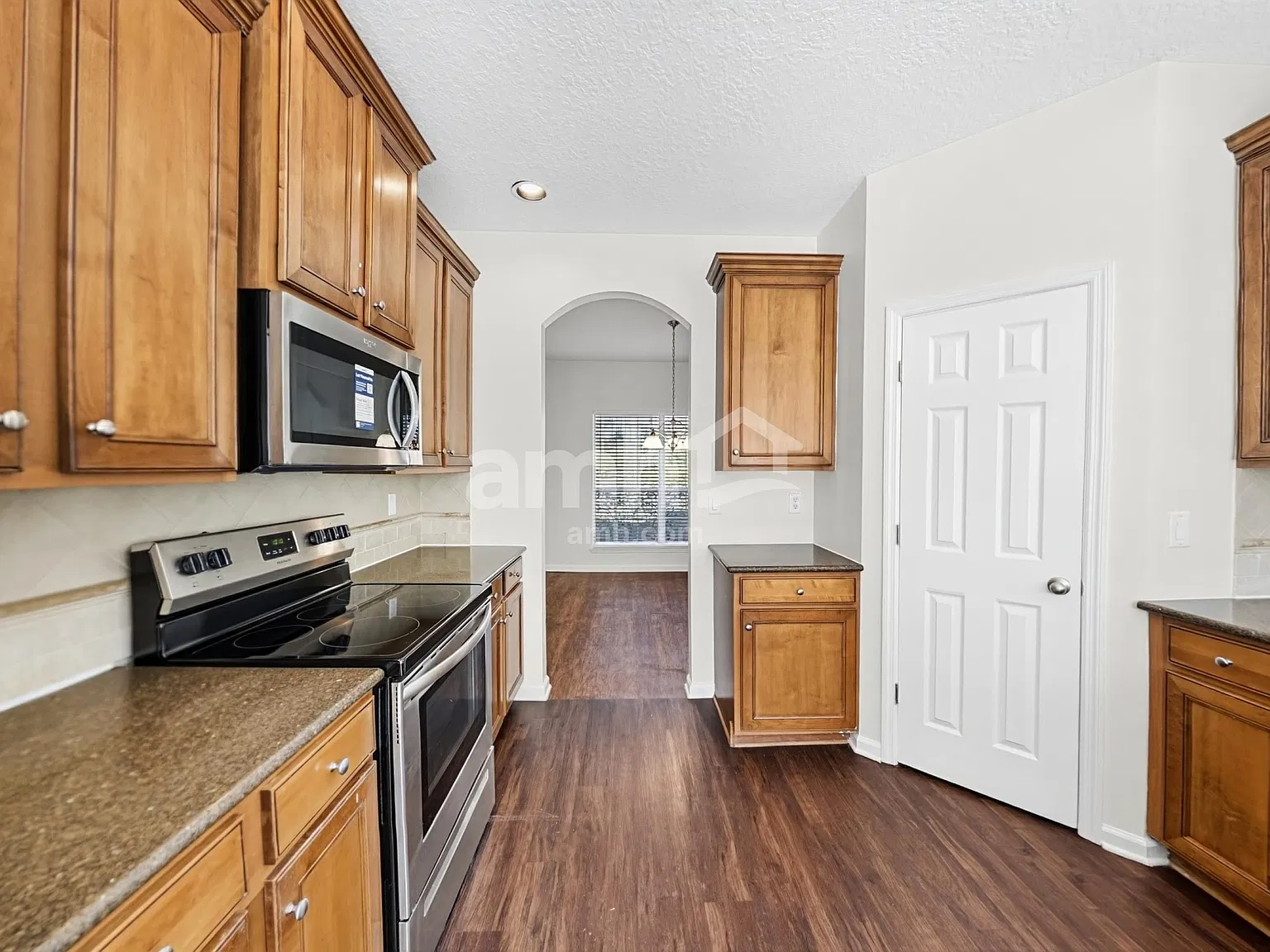 4 bed, 3.0 bath, 2210 sqft, $2,700 — Photo 3