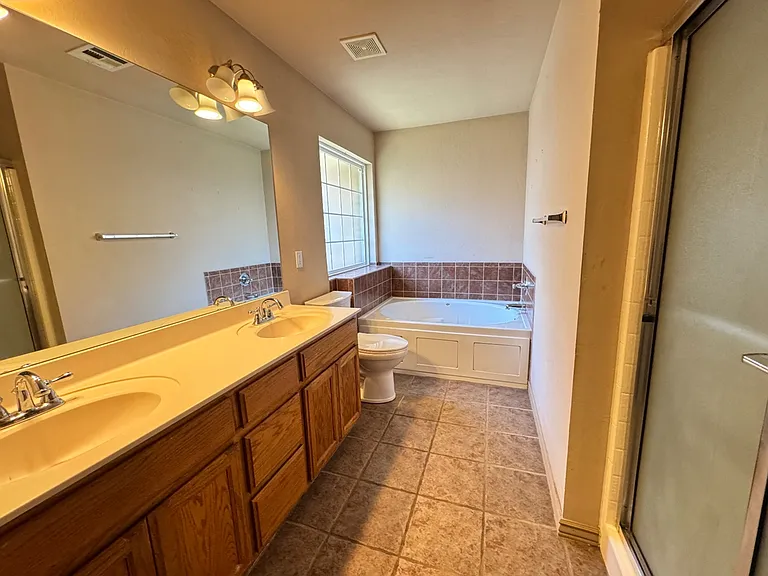 1424 Teakwood Dr — Photo 15