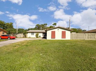 8 W Mango Rd, Lake Worth, FL 33467