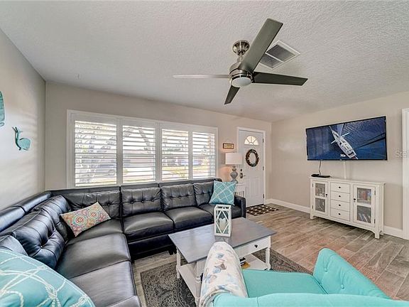 5th image of 13767 Montego Dr