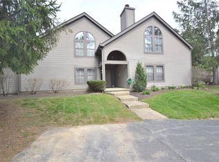 1283 Redtail Hawk Dr #6, Youngstown, OH 44512